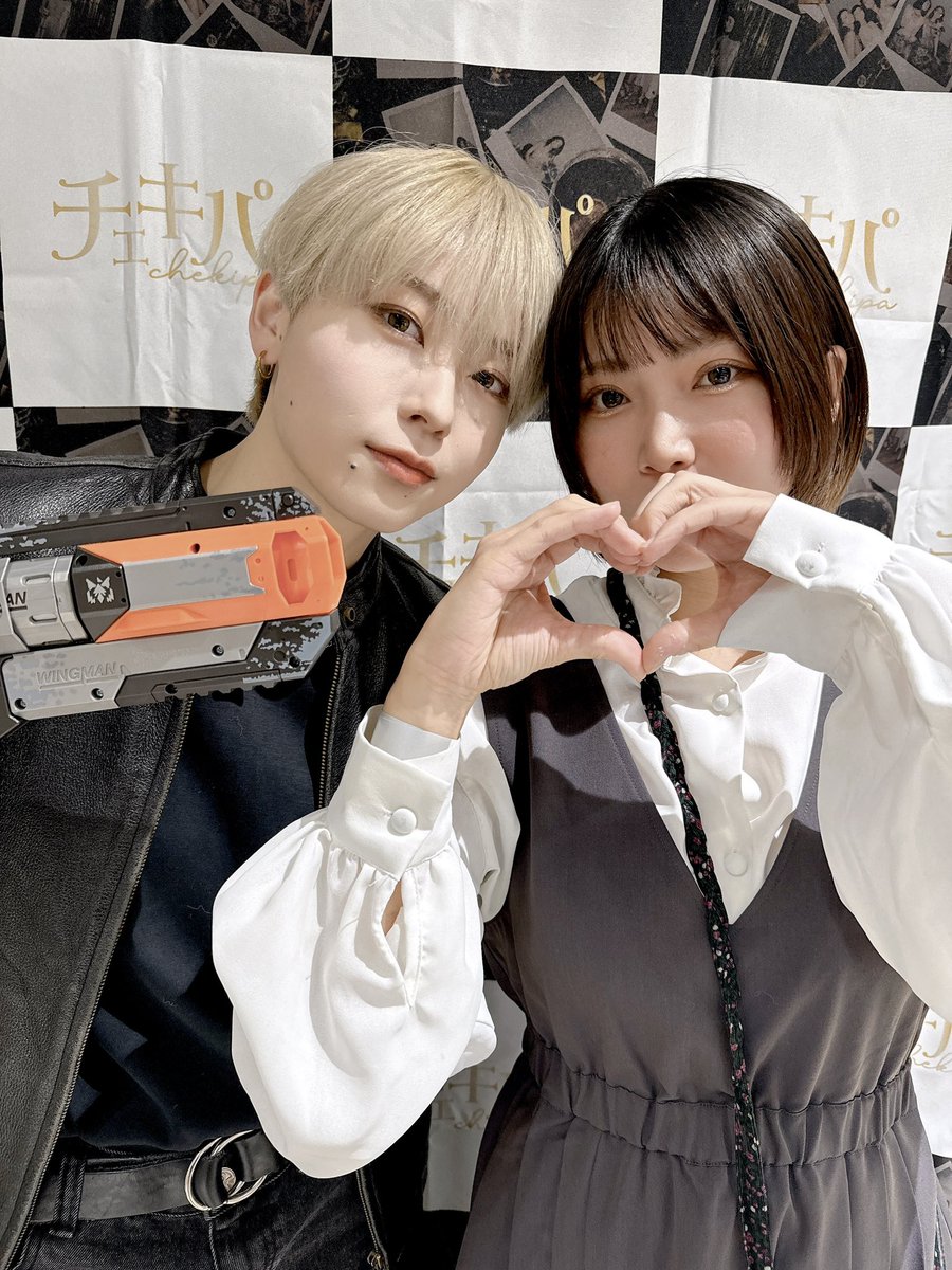 kurageSplatoon's tweet photo. 2人なら世界中で愛されるメイド
潰されるクラゲ
ハートにバン🔫
バースデーガールと🎂

  #コみゆニティ
 #いい推しの日 https://t.co/RXBP7vXXRm