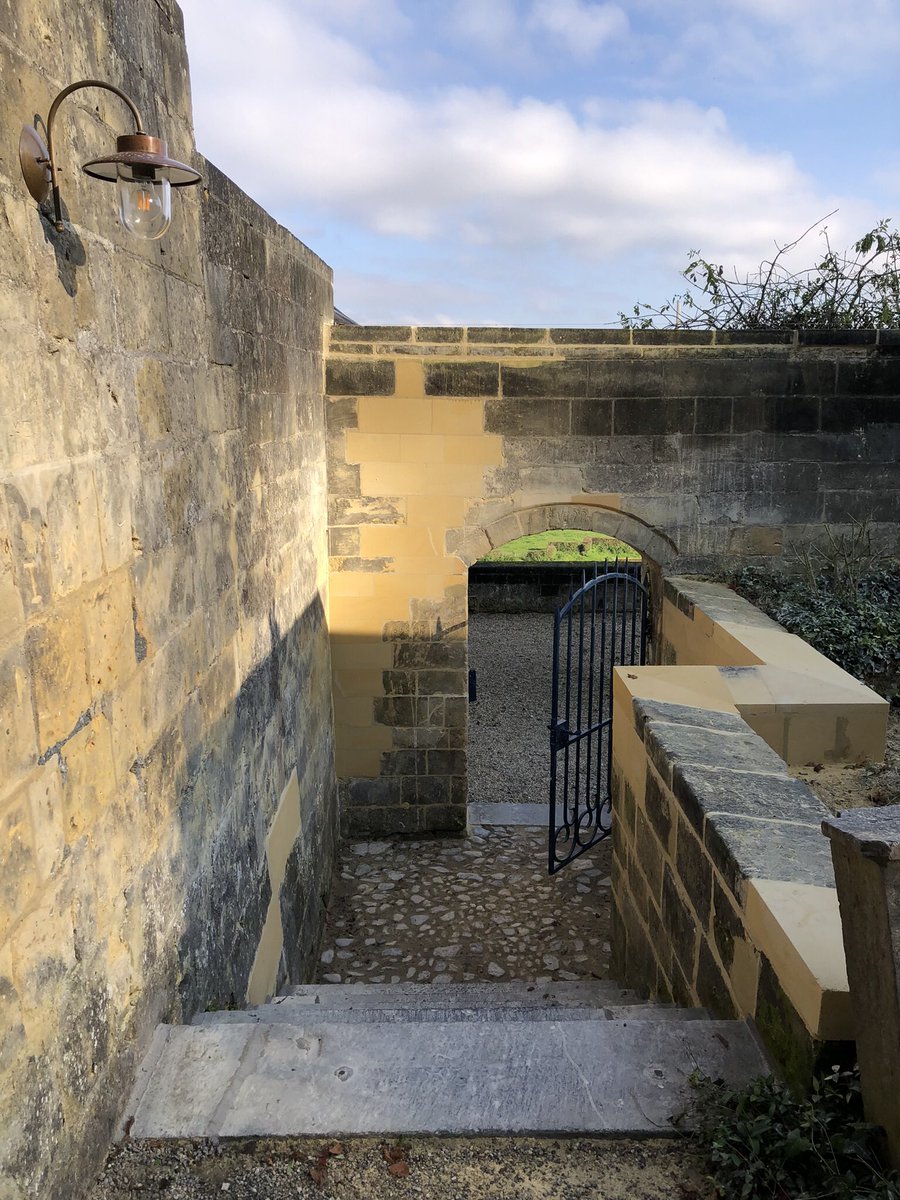 COostwegel's tweet photo. Vakwerk in mergel aan de eeuwenoude terrasmuren @Rest_Neercanne . De gerestaureerde leien daken liggen er weer mooi bij. #restaureren #rijksmonument #Jekerdal https://t.co/1prJfqB4jJ