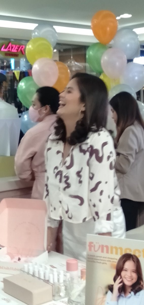 arvinenriquez81's tweet photo. Her smile
BEA DAZZLING AT 27
#HBDBeaBinene
#Chapter27WithBea https://t.co/sOrXCKAJFI