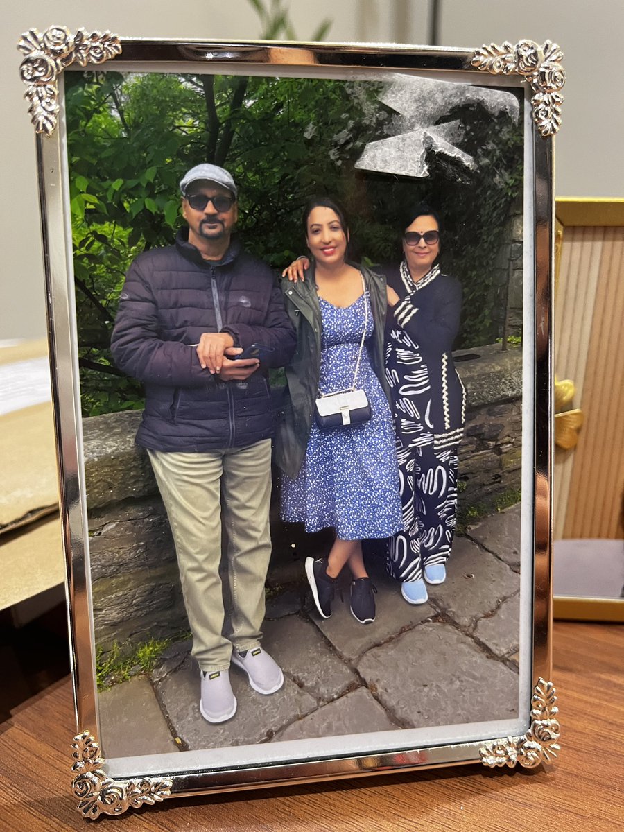 bhumikaindulia's tweet photo. My constants❤️

A reminder that ‘this too shall pass’! 

@ThatLegalEditor @NiluferBhateja https://t.co/wkJmFBkoJE