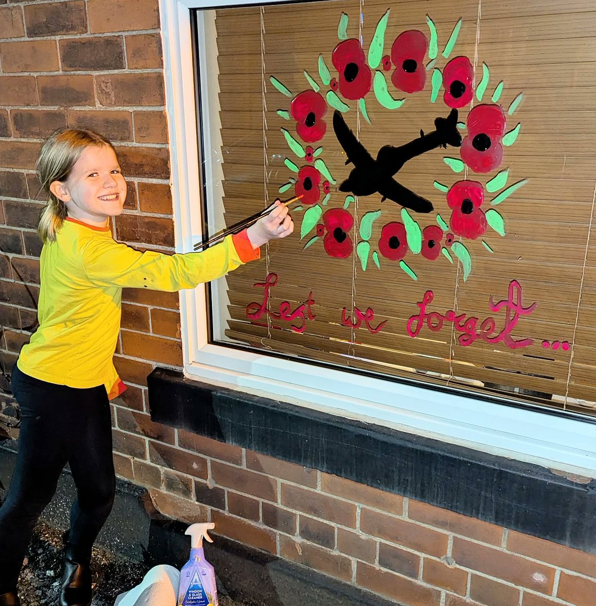 She worked hard on this masterpiece last night, with many people stopping to compliment her painting. ♥️🪖🛩️ #lestweforget