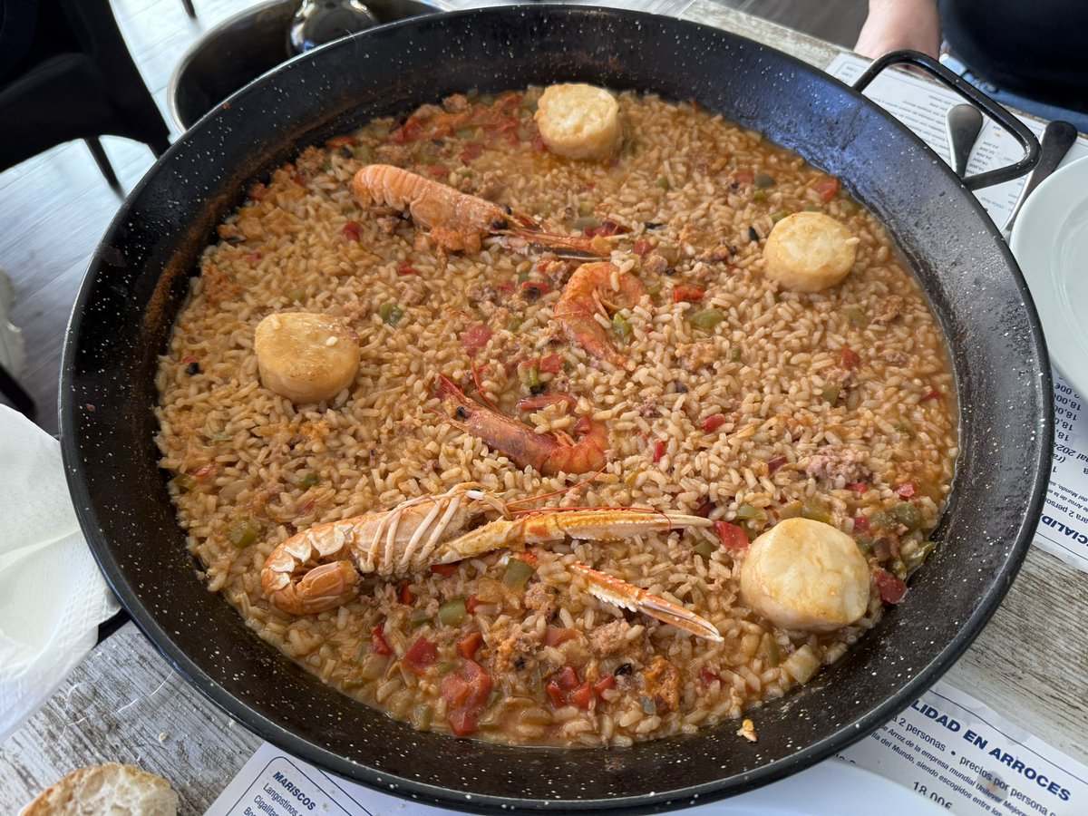 AlfonsoJLT's tweet photo. #HabráQueComer #SabeANorte #SaborEnCantabria #Paella #ElMuelle #BarrioPesquero #Santander #Cantabria #CantabriaInfinita #CantabriaMásXDescubrir https://t.co/i72UNstXEz