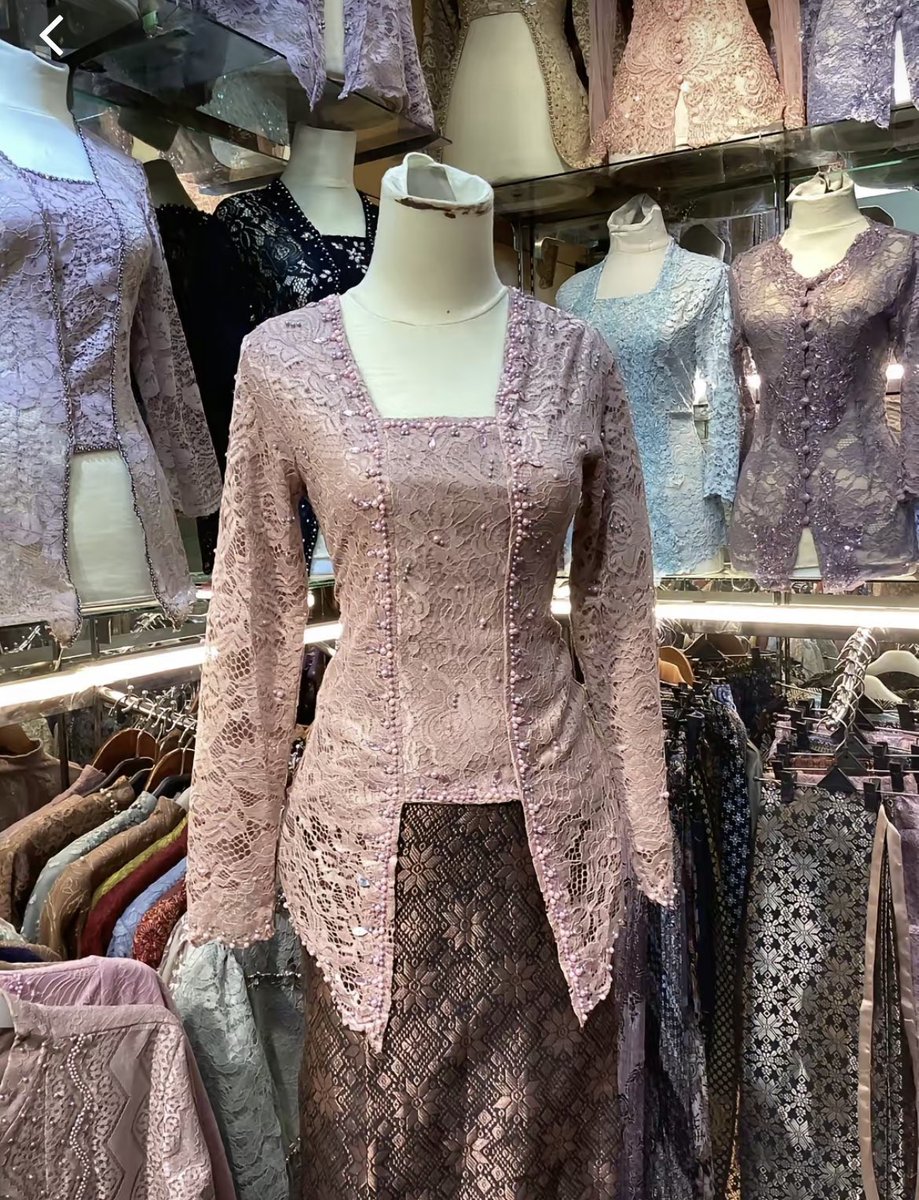 Racunkudishopee's tweet photo. WISUDA KEMAREN BIKIN SADAR KALO SEWA KEBAYA TERNYATA HARGANYA SAMA KAYA BELI😭🙏🏻

Aku rekomenin toko kebaya ini start from 150k, bisa kepake sampe lamaran jadi hemat budget. 
Langsung ke tokonya bisa sambil nyoba karna banyak banget pilihannya💫 https://t.co/KoIwIWVGwA