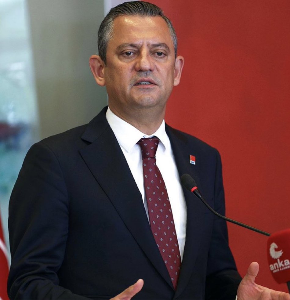 GEBETETV's tweet photo. Bu şahıs, Türklerin hakkını neden hiç savunmuyor. https://t.co/8hF8ZICFEO