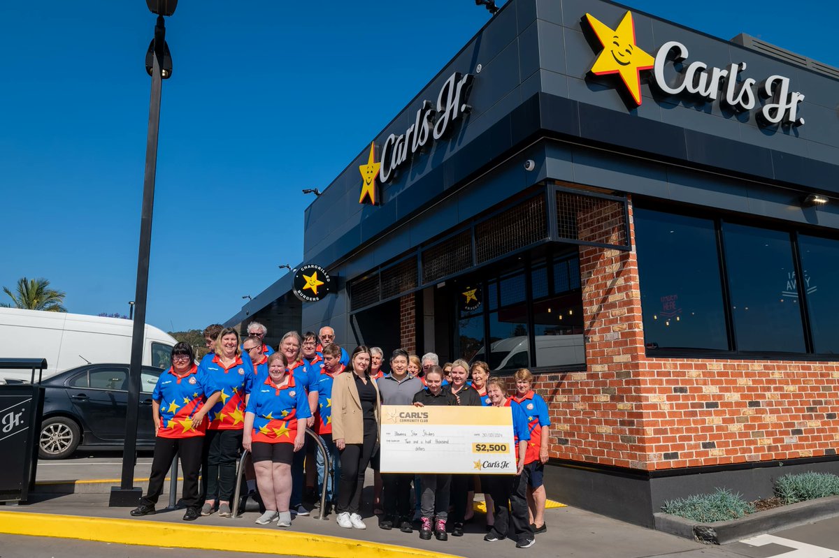 Capturing Community Spirit: Carl’s Jr. Warrawong Awards Illawarra Star Strikers     
Photographing Carl's Jr. Warrawong awarding the Illawarra Star Strikers... neesh.photography/shoot-stories/…