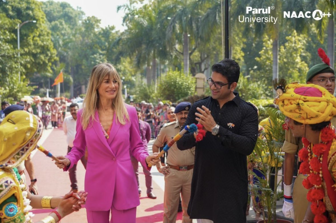 Si te la llevas a la India te la llevas a Valencia <a href="/sanchezcastejon/">Pedro Sánchez</a>