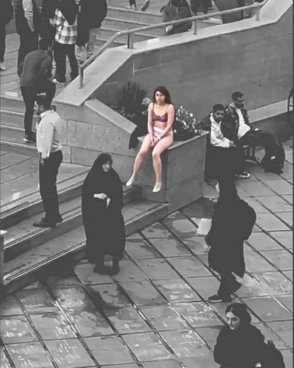 Femme, Vie, Liberté.

Et rage illimitée.

#AhouDaryaei