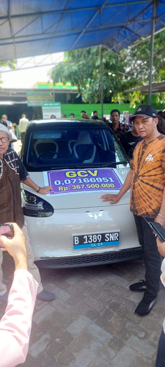 MyYunieyusuf519's tweet photo. ❤️ Tahun 2025 ❤️ ;

 📌 Pi akan memiliki nilai tukar yang stabil atau fluktuasi kecil selama periode waktu tertentu dan mata uang fiat akan melekat padanya sebagai dasar transaksi konversi di bank komersial dengan masyarakat.

 📌 Membayar biaya belajar di luar negeri,
 📌 Melaksanakan perdagangan impor dan ekspor
 📌 Kirim/Terima untuk mengonversi pengiriman uang Pi ke fiat
 📌 Berinvestasi di luar negeri
 .....dll....

 📌 USD mengurangi perannya sebagai perantara dalam transaksi perdagangan luar negeri dan digantikan oleh koin Pi Jaringan Pi.

 📌 Organisasi seperti FED, IMF, Bank Dunia tidak lagi memainkan peran yang “tak tertandingi” dalam permainan mata uang global.

 📌 Negara-negara berlomba memproduksi barang untuk memenuhi kebutuhan umat manusia guna mengumpulkan koin Pi terbatas yang beredar di negaranya.

 📌 Banyak negara kapitalis menarik investasi Pi dengan sangat kuat dalam berbagai bentuk dengan imbalan kartu hijau dan kewarganegaraan jika jumlah Pi yang disetorkan cukup.

 📌 Pi adalah mata uang berharga yang sepenuhnya mengintegrasikan elemen-elemen berguna dalam kehidupan seperti mata uang, penyimpanan aset, jembatan transaksi lintas batas, anti-inflasi... Dalam sejarah, belum pernah terjadi. Sekarang tidak ada mata uang yang dapat melakukan itu hingga titik ini, kecuali Pi.

 📌Pi Network akan menjadi rumah bagi ribuan situs web, aplikasi, dan internet dan... ada jutaan aplikasi serupa di seluruh dunia.  Mulai dari aplikasi game, akuntansi, arsitektur, pemerintahan dan masih banyak lagi... Dimana semua data aset negara akan tersimpan rapi di Blockchain Pi Network dan Bisa dibayangkan jika seluruh aktivitas internet di dunia AKTIVITAS DI JARINGAN BLOCKCHAIN PI akan menghasilkan berapa banyak nilai oleh Jaringan Pi.  Belum ada data analitisnya, namun cukup bagi kita untuk membayangkan bahwa PI BENAR-BENAR MEMBUAT KITA KAYA.

 📌 Pastinya dengan koin Pi langka, nilai koin Pi tidak akan pernah turun.  Sebab, semua negara, organisasi, aplikasi, perusahaan jasa dan barang akan menggunakan Teknologi Pi Network Blockchain.
 Mungkin sekarang Anda tidak memiliki cukup uang untuk menyadari nilai Pi, tetapi ketika Pi menjangkau miliaran orang di jaringan utama, maka akan sangat sulit untuk mendapatkan 1 koin Pi, ekonomi global di lebih dari 230 negara industri jasa dan barang yang didirikan dan dioperasikan di BLOCKCHAIN PI NETWORK adalah jumlah yang BESAR.

 📌 Miliaran orang akan berlomba-lomba menambang dan mendatangkan barang dan jasa dengan imbalan Pi karena mereka menyadari potensi dan nilai besar yang dibawa Pi sebagai mata uang pembayaran lintas batas.  Pi akan menjadi mata uang cadangan banyak taipan kaya dan negara-negara di seluruh dunia, karena Pi telah memenuhi standar internasional terhadap pencucian uang, kejahatan, terorisme... SELALU INGAT BAHWA SETIAP KOIN PI DI TANGAN ANDA, SEMUA BERHARGA!
 ______________

 📌 Nilai konsensus Pi Network sebesar $314.159 mungkin tidak beresonansi atau memiliki frekuensi yang sama dengan siapa pun saat ini, namun sejarah selalu berbaik hati kepada para visioner dalam hal memercayai apa yang tidak dapat dilihat orang lain.  Orang-orang yang skeptis mungkin mencemooh, menganggap visi kami hanya sekedar mimpi, namun kami para pionir lebih tahu.  Kita telah melihat hal ini sebelumnya - skeptisisme yang sama yang menyambut semua inovasi besar dalam sejarah.

 📌 Sama seperti mereka yang melewatkan masa-masa awal Bitcoin sekarang melihat ke belakang dengan penyesalan, hal yang sama juga berlaku bagi mereka yang tidak melihat kekuatan Jaringan Pi sekarang.  Ingatlah ketidakpercayaan dan skeptisisme yang menyelimuti Bitcoin atau Ethereum, yang pernah diceritakan dalam sejarah sebagai hal yang kabur.  Namun, dunia akhirnya memahami nilai mereka, dan orang-orang percaya mula-mula kini diakui sebagai visioner.
@nkokkalis 
@PiCoreTeam 
@dorisyincpa 

#GCV
#PiNetwork 
#OpenMainNet 
#PiFest