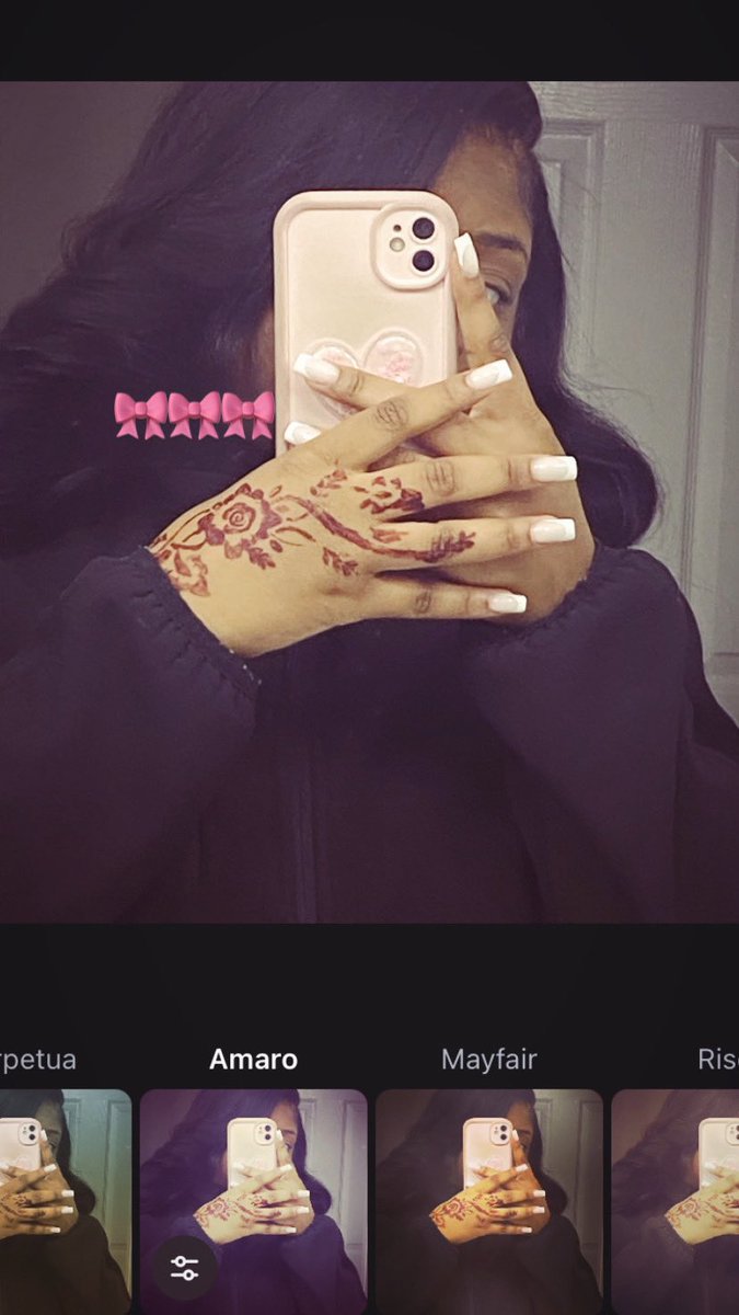 liaacbfw's tweet photo. hair done , nails done, everything did. -drake https://t.co/NlpboE58rN