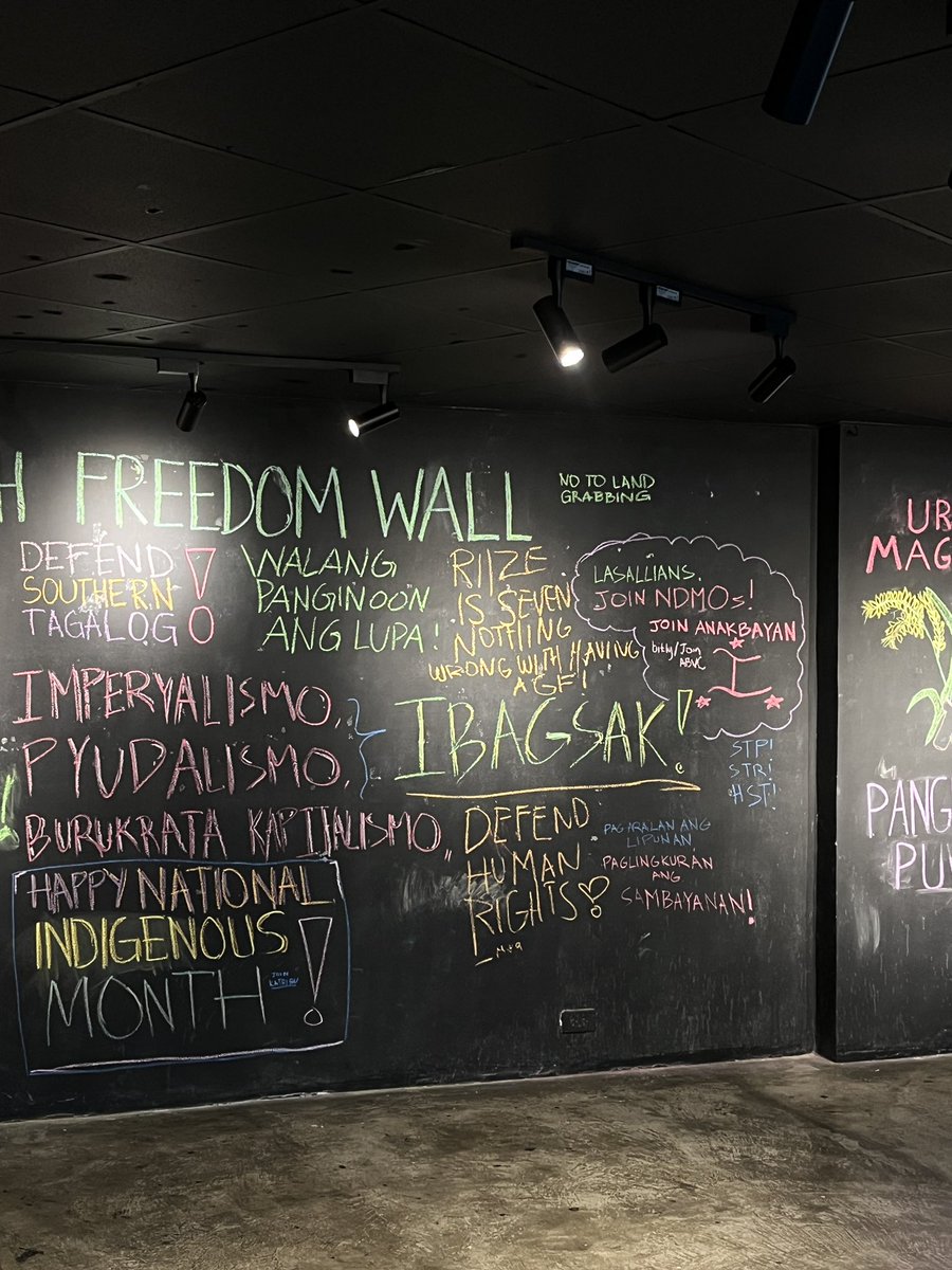 neomune0's tweet photo. whoever wrote this sa freedom wall sa bloemen (inside dlsu) U ATE GIRL 😭 

BRII7E WANTS RII7E
#AlwaysRII7E
#화환등비인도적행동에대해엄격대응해라 https://t.co/UfaJZiuoR9