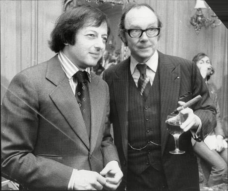Mr Morecambe and Mr Preview…

…although not necessarily on that order. 

#StillBringingSunshine 👓☀️♥️
#EricMorecambe #AndrePrevin