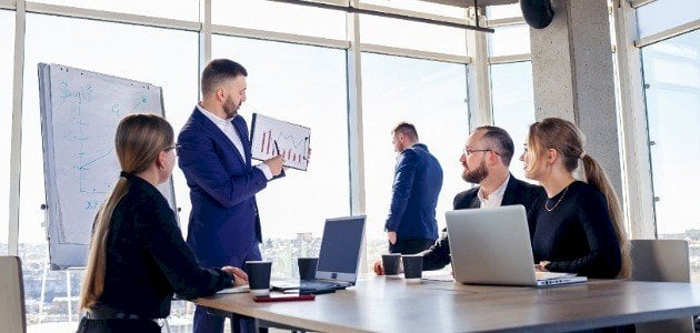 أهم تخصصات إدارة الأعمال ؟

1- المالية 
2- التسويق (Marketing) 
3- المحاسبة  (Comptabilité)  
4- الاقتصاد (Economics)  
5- إدارة الموارد البشرية (Human Resource Management)  
6- الأعمال الدولية  (Global/International Business)  
7- الأعمال العامة (General Business)