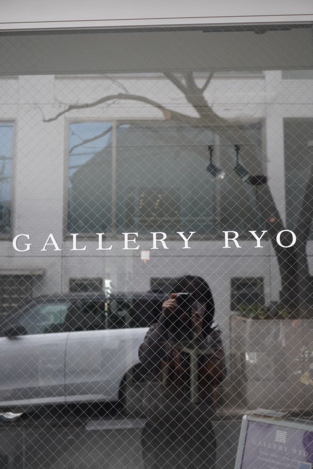 gallery_ryo's tweet photo. コスチュームジュエリーアーティスト
一ノ瀬淳子さん撮影

昨年2023年秋、切り絵アーティストの冨田恵美さんと当ギャラリーにて展示をされたコスチュームジュエリーアーティストの一ノ瀬淳子さんにお越しいただき、Gallery RYOのお写真をご撮影いただきました。

#galleryryo #harajuku #artgallery https://t.co/rBECdaSO9F
