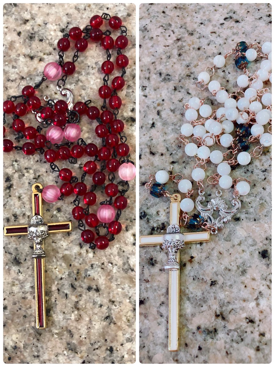 YumeNonlov's tweet photo. #ハンドメイドアクセサリー 
 #ハンドメイドアクセサリー好きな人とつながりたい 
#ゴシック #薔薇  #ロザリオ  #天然石 

10/28-11/3までに制作した新作たち。
1日1作品を目標に新作作り❀.*･
1週間分たまったらポスト＆Minneで販売開始していきます♬.*ﾟ https://t.co/fAu7ab93D9