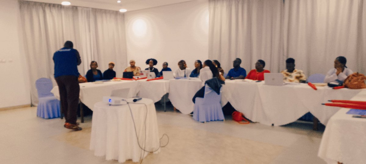 ModesteMAMBO1's tweet photo. Participation active de @HodsasC à la session de Goma par @AfricaSexWork avec les participants de la Côte d'Ivoire, République Centre Afrique Ethiopie, Burundi, Burkina et Kenya. Merci @AfricaSexWork @_ARASAcomms @HodsasC @FurahaZezi36125 https://t.co/oCFETEMu83