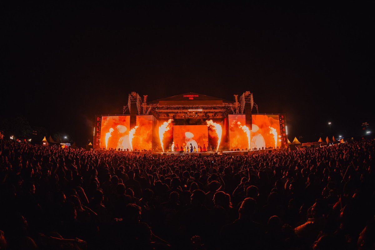 Thank You So Much Jaipur 🫶🏽 

Baut Baut Pyar Aur Satkaar Sabhi Ke Liye 🙏🏽

Thx to <a href="/jaipur_police/">Jaipur Police</a> for Your Cooperation &amp; Support 🙏🏽

DIL-LUMINATI TOUR Year 24 🪷