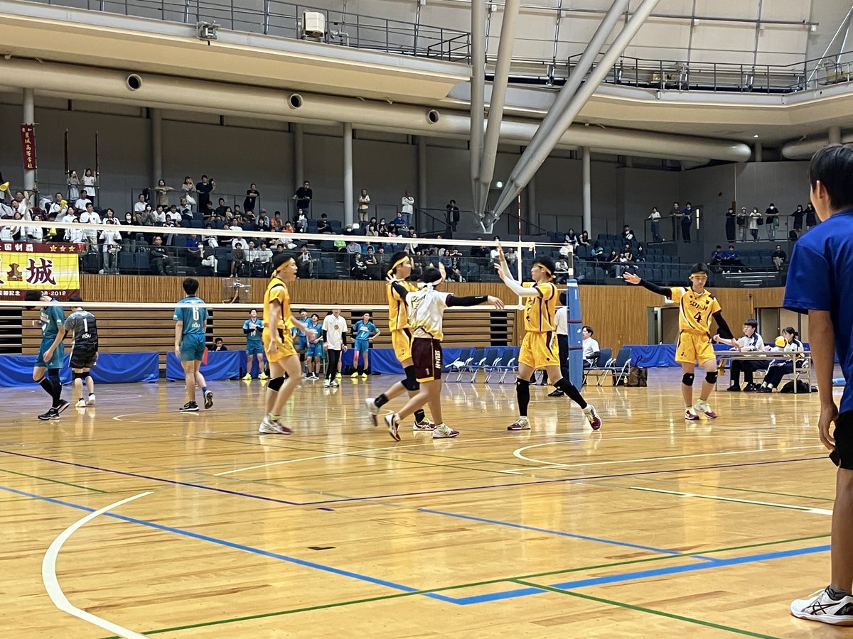 aichivolley_ava's tweet photo. #第77回全日本バレーボール高等学校選手権大会
#愛知県代表決定戦

代表決定戦に進出する男子２校が決定しました！

🏫 大同大学大同高校（ベンチはN側）
🏫 星城高校（ベンチはS側）

詳しくはこちら👇
https://t.co/k2ot2fWdS9 https://t.co/NHUKQjMPPm