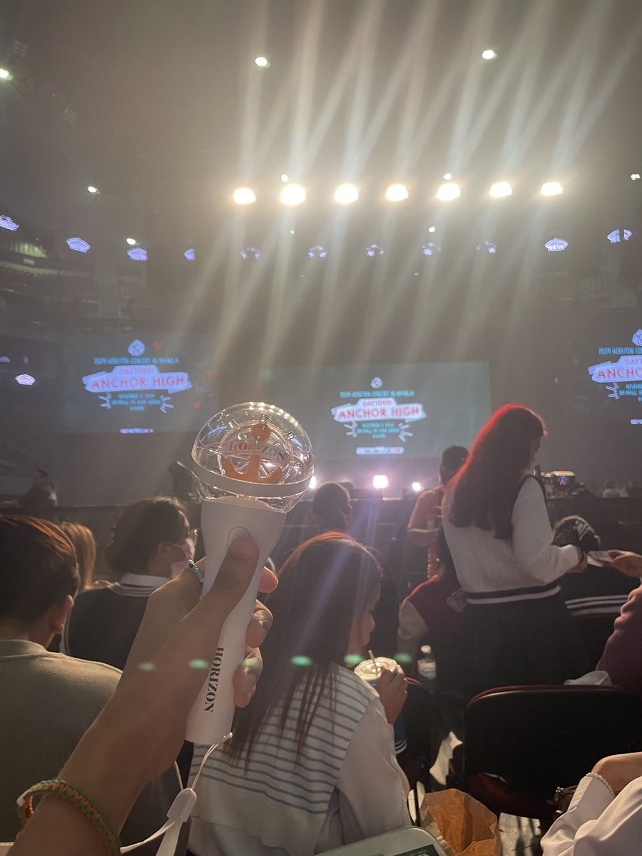 always4vinci's tweet photo. Congrats @HORI7ONofficial for your 2nd Solo Concert at MOA ARENA 
“DAYTOUR: ANCHOR HIGH” 11.03.24

ANCHOR HIGH IN MOA ARENA

#HORI7ONDayTourConcert
#HORI7ON #호라이즌 
@HORI7ONofficial https://t.co/hekuSRkE8T
