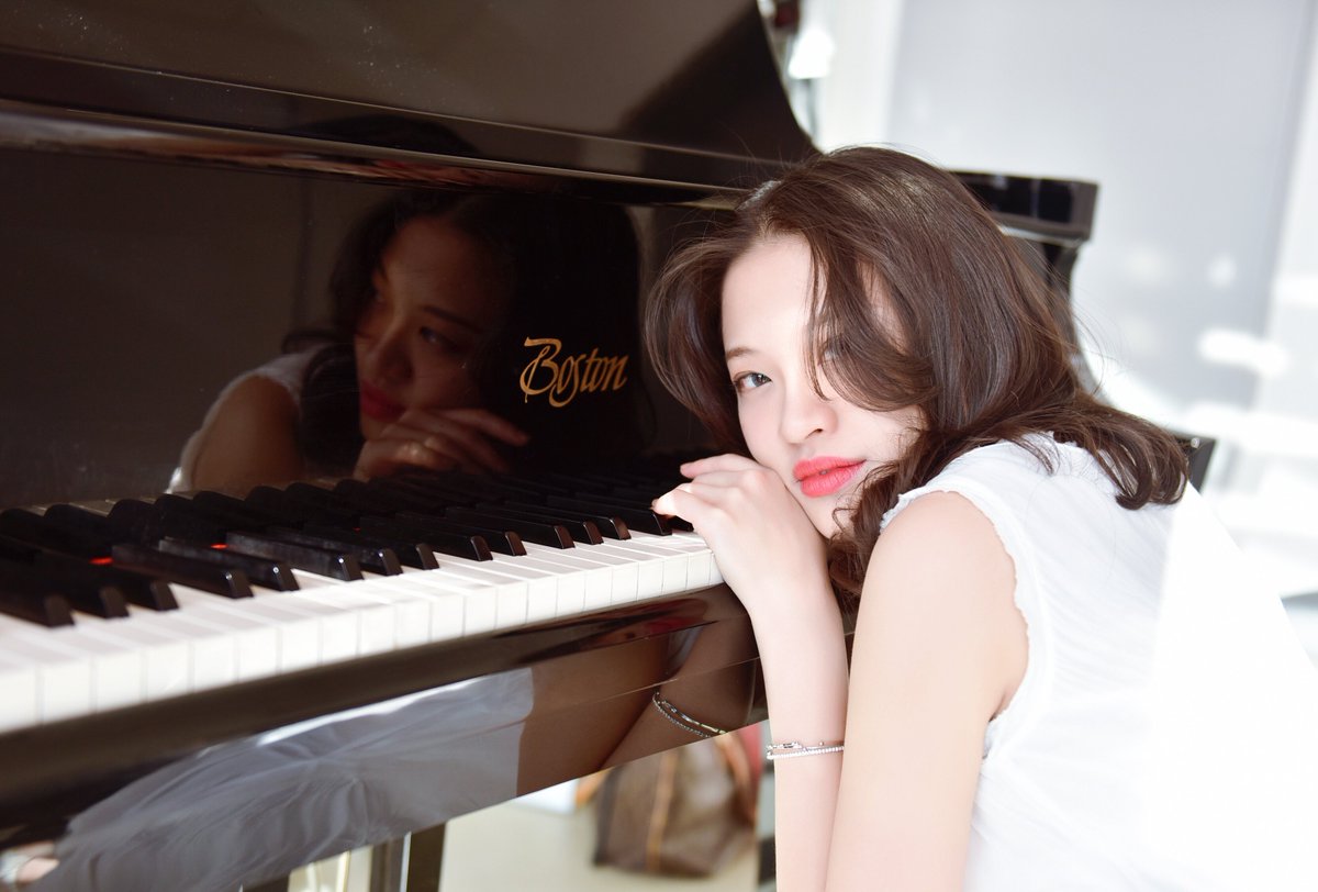 毕业小姐姐写真[26P+165M] #眼镜娘 #眼镜妹 #毕业照 #女大学生 #写真 
No.101921 预览全套尺度看置顶或私信 投稿：@007share 
眼镜娘圈子：https://t.co/VSeJDJ4qxz https://t.co/jVzV8dbgeI