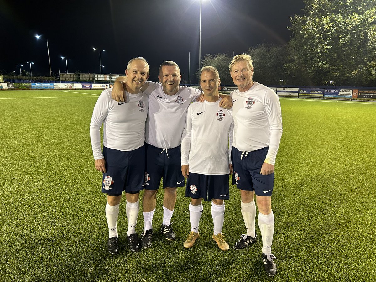Andrew Cranch (@englandvetsfc) on Twitter photo Fabulous night <a href="/BrentwoodTownFC/">Brentwood Town F.C.</a> as the mixed aged England vets drew 0-0 with the <a href="/WanderingCrows/">GRABEX Wandering Crows FC/CC</a> so good to meet with super fan <a href="/JamesBeardwell/">James Beardwell BEM 🏴</a> match sponsors <a href="/londontaxi_pr/">LondonTaxiPR</a> Ex <a href="/OfficialBHAFC/">Brighton & Hove Albion</a> players <a href="/Nelse61/">Garry Nelson</a> <a href="/JohnPricey0505/">John Price</a> <a href="/david_gipp/">David Gipp</a> A Owers Fabulous night <a href="/BrentwoodTownFC/">Brentwood Town F.C.</a> as the mixed aged England vets drew 0-0 with the <a href="/WanderingCrows/">GRABEX Wandering Crows FC/CC</a> so good to meet with super fan <a href="/JamesBeardwell/">James Beardwell BEM 🏴</a> match sponsors <a href="/londontaxi_pr/">LondonTaxiPR</a> Ex <a href="/OfficialBHAFC/">Brighton & Hove Albion</a> players <a href="/Nelse61/">Garry Nelson</a> <a href="/JohnPricey0505/">John Price</a> <a href="/david_gipp/">David Gipp</a> A Owers
