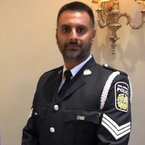 One khotistani who attacked Hindus yesterday is active police officer in <a href="/PeelPolice/">Peel Regional Police</a> Canada 
<a href="/aandolun/">स्वामी विवेकाचार्य आंदोलन जी महाराज (गुरु वंशी)</a> <a href="/Aabha108/">Aabha 108</a> @BabaKPS86