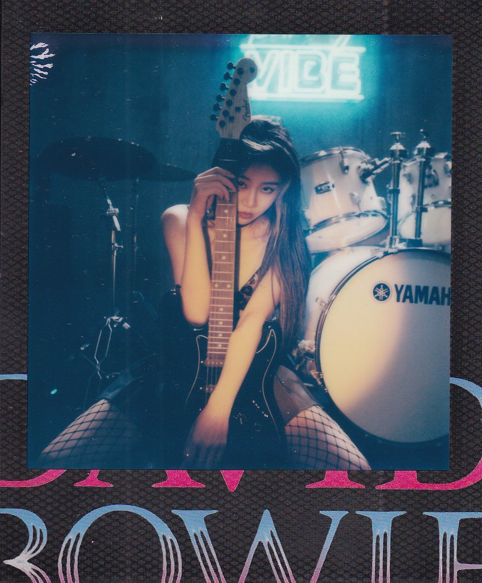 Polaroid Portrait -vol. 1
By David Bowie
🎬@zaoyang111 https://t.co/PSagIjBJUz