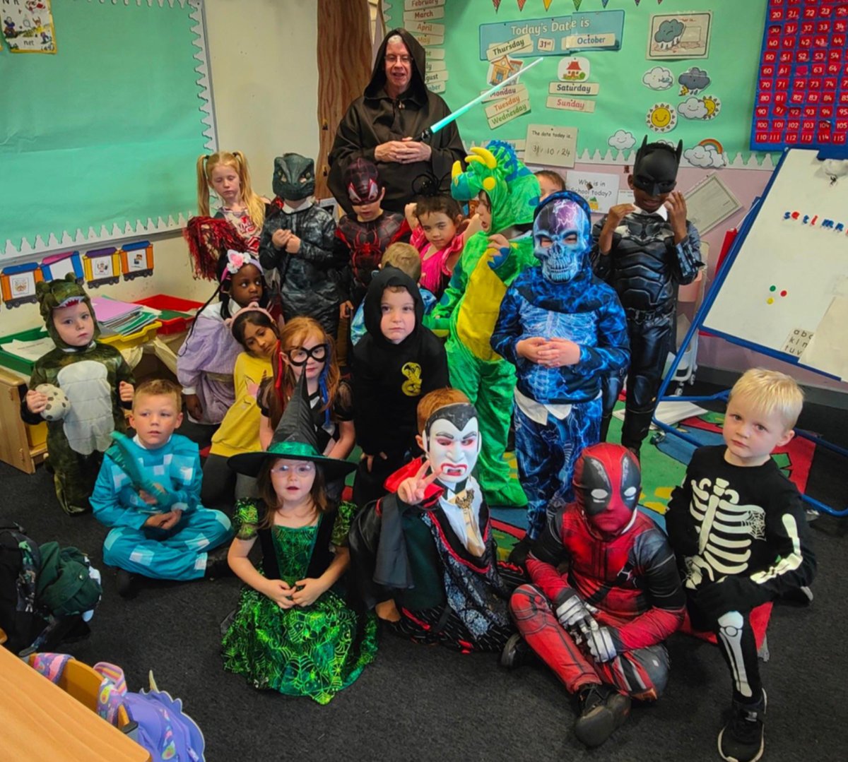 Primary 1 and 2/1 had a great Halloween party in the afternoon. 🎃 👻 🐶