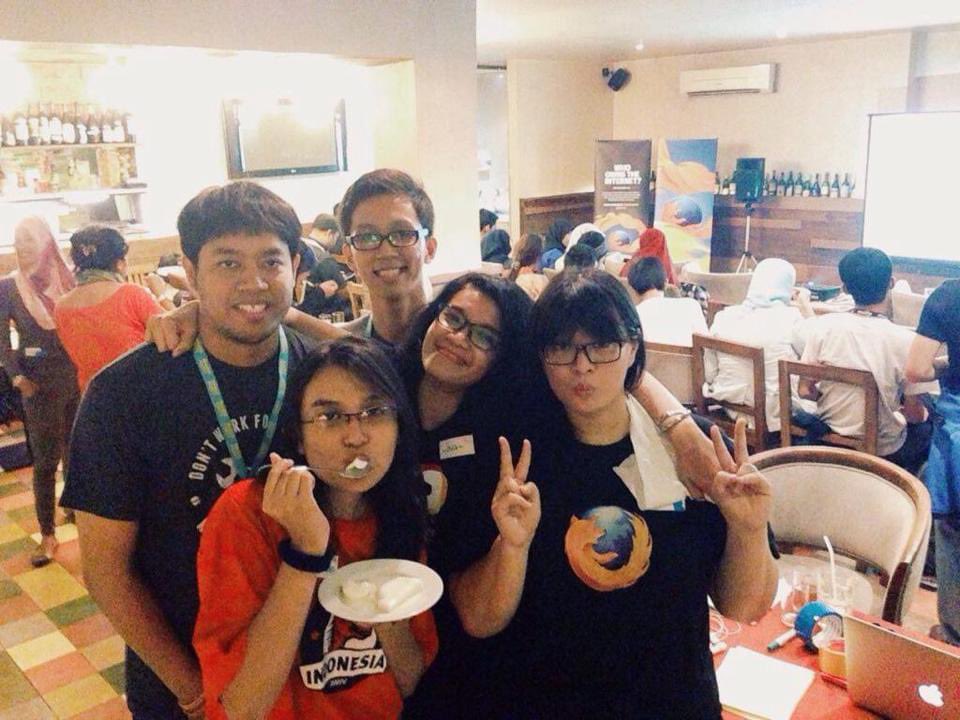 Rest in love, <a href="/kemiri/">Ina —Dian Ina | 💉💉💉</a>, my #temantraveling since 2013