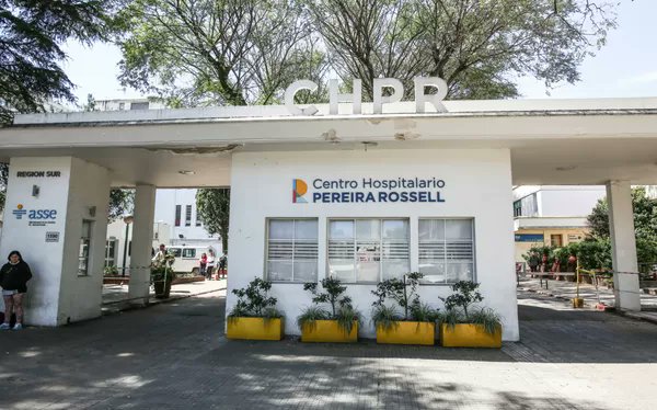 🚨CONFLICTO EN EL PEREIRA

🏥Por medidas gremiales, los residentes de Pediatría del Hospital Pereira Rossell decidieron no hacer sus guardias de 20 hs a 08 hs.

🏥En ese horario, la asistencia en el Pereira quedará solamente a cargo de tres pediatras.