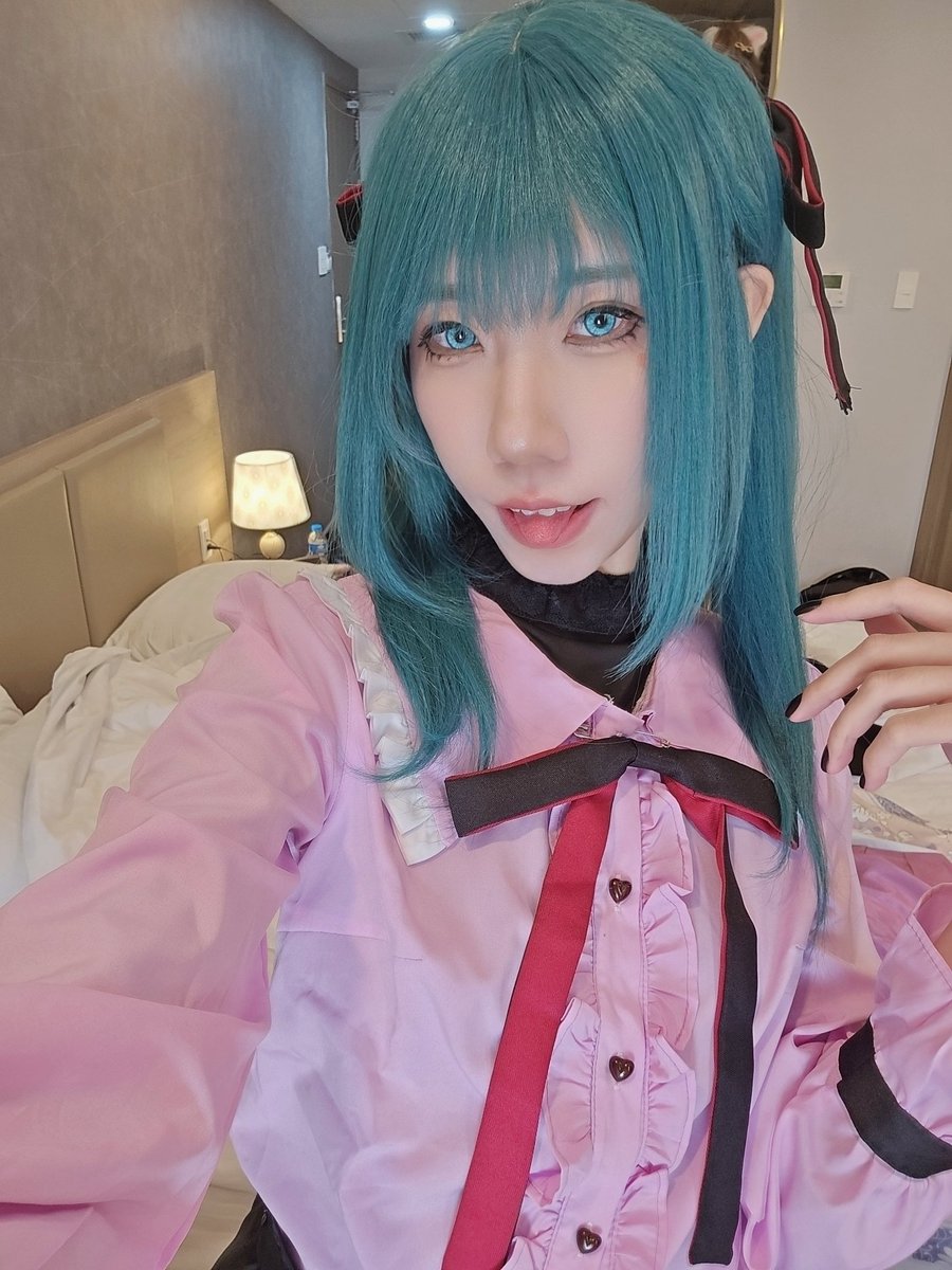 notfei98's tweet photo. Recently did a Jinrai Kei Miku in Vietnam! 

will bring this over to winter comiket this year! https://t.co/WHDhv3yfPx