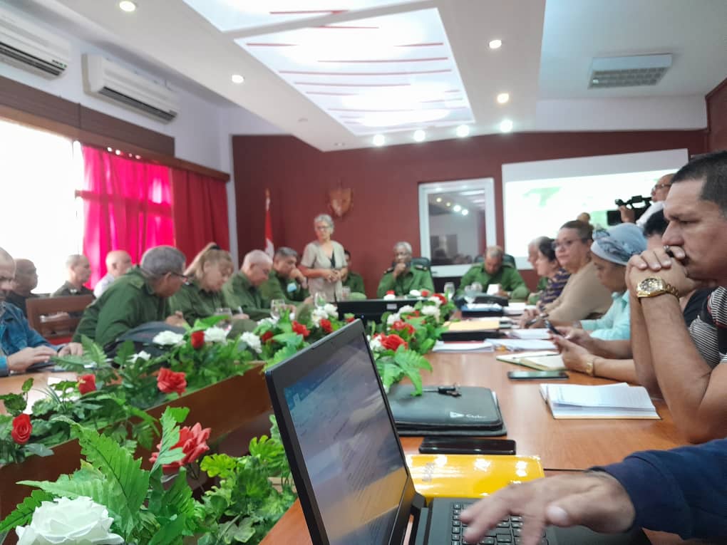 yamelverdecia's tweet photo. Se reúne en la mañana de hoy Consejo de Defensa Provincial. La preparación de #Holguín ante un fenómeno meteorológico, la protección al pueblo y los recursos del estado, son prioridades para #Cuba y #HolguinSi.
#CubaPorLaVida https://t.co/ARU7mJusZf