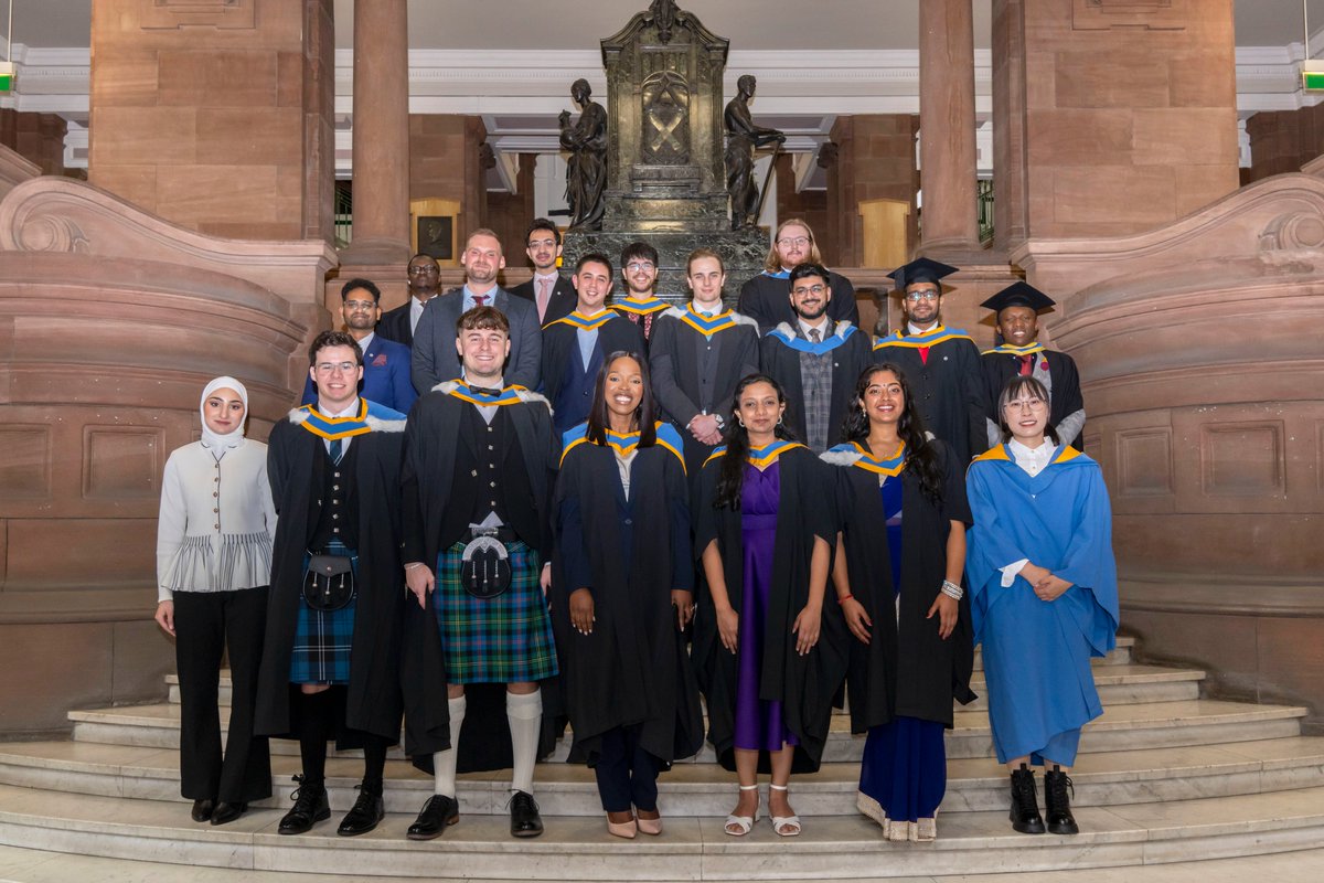 GRADUATION RECEPTION
1 November was a day to celebrate in EEE. Over 50 students graduated in person in the Barony Hall. Prior to this, graduates celebrated with fellow EEE students, guests and department staff at a reception and prize giving in the Royal College Building.