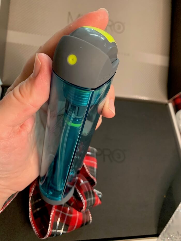 DiscoverSelf's tweet image. Did you know that a good misting of your skin dramatically improves moisture levels and elasticity in #Women's #Skin conditions? This #Misting #SprayBottle is so Unique, you gotta check it out! Plus other Everyday #SelfCare #Gift #MyWowGift #SkinHealth bit.ly/2P9B8oW