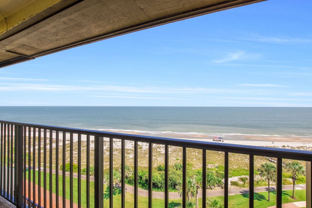 AmeliaPrimeRent's tweet photo. Create lasting memories in a family vacation villa on Amelia Island! Book your ideal getaway today. https://t.co/6JsjmYb1Jg
#AmeliaIsland #FamilyVacation #PrimeCondos #BeachGetaway #IslandLife https://t.co/8d6BCPwIjv