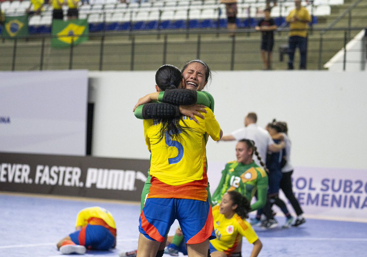 LibertadoresFS's tweet photo. En una final apasionante que se definió por penales, Colombia venció a Brasil y se consagró por primera vez en su historia como campeón de la CONMEBOL #Sub20FSFem. 🏆🇨🇴 https://t.co/wvOhgCzkSP