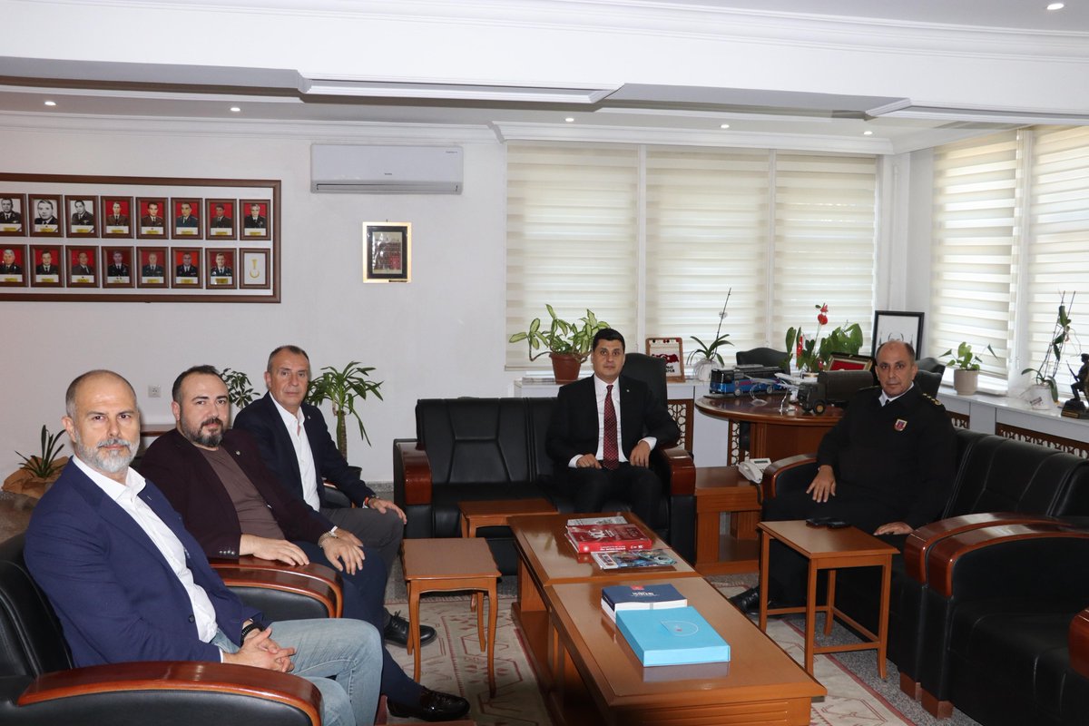 AYDIN SANAYİ ODASI’NDAN AYDIN İL JANDARMA KOMUTANI ALBAY ALİ NACİ ALDEMİR’E ZİYARET

Yönetim Kurulu Başkanımız Gökhan Maraş, Aydın İl Jandarma Komutanı J. Kd. Albay Ali Naci Aldemir’i makamında ziyaret etti.

Aydın Sanayi Odası’nın faaliyetleri, gelişimi ve işleyişi ile ilgili