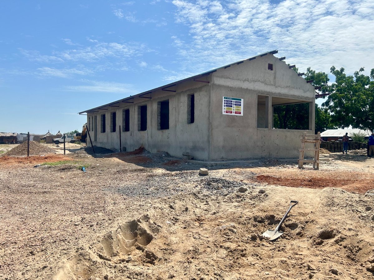 IOMSouthSudan's tweet photo. 📍Renk
A primary health care centre, schools, and sanitation facilities are under construction, thanks to #ECRPII, over 50,000 people will have improved access to essential services, building a stronger and more resilient community. https://t.co/sKHVKBUTBz