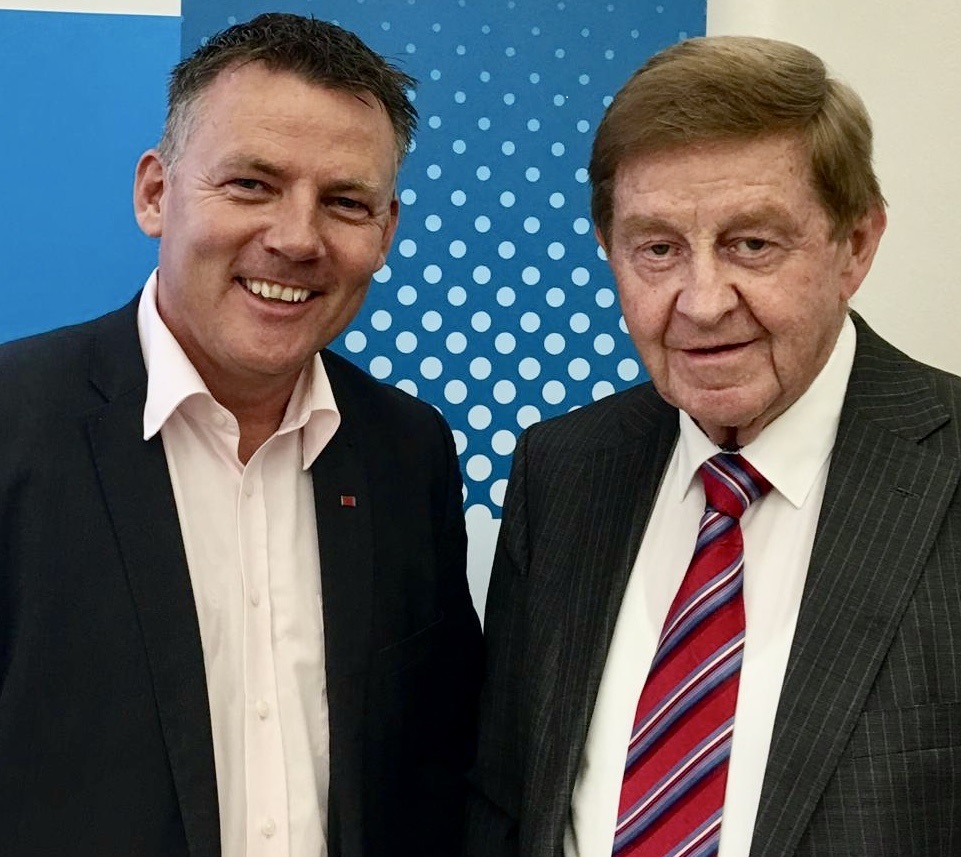 Lieber Otto Wiesheu, nachträglich herzlichen Glückwunsch zum 80. Geburtstag. Deine innovativen Reformen der bayerischen Wirtschaft wirken noch heute. Ich wünsche Dir alles Gute, noch viele glückliche Jahre und bleib vor allem gesund. ^CB