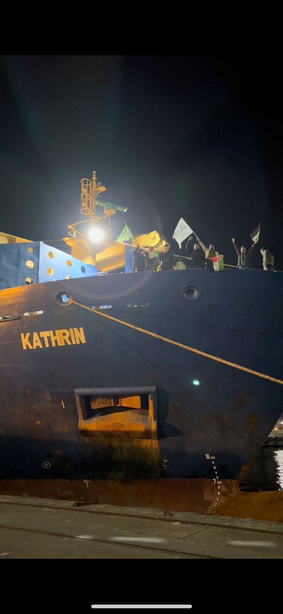 Katrin gemisi de Filistinlilere mal  götürmek için mi Türkiye'ye gelmişti?

Kathrin isimli gemi İsrail ordusuna silah taşıdığı için İspanya, Slovenya, Karadağ, Malta, Angola ve Namibya limanlarına yanaşma izni verilmemişti. Dün gece gençlerin Haydarpaşa Limanında bastığı gemi