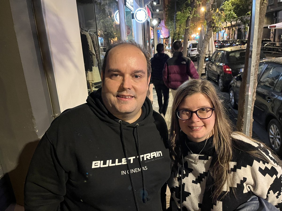 Fran87bcn's tweet photo. En mi viaje 🧳 expréss a #Zaragoza conocí en persona a la maravillosa @spmeritxell y a su marido!!! Disfrutamos mucho de una buena cena 🍽️ y charlando de @NataliaRo92 @jose_sospedra , #MELV y de otras buenas series y películas!! Qué alegría fue conocerte @spmeritxell !! https://t.co/hl9MdYaCfF