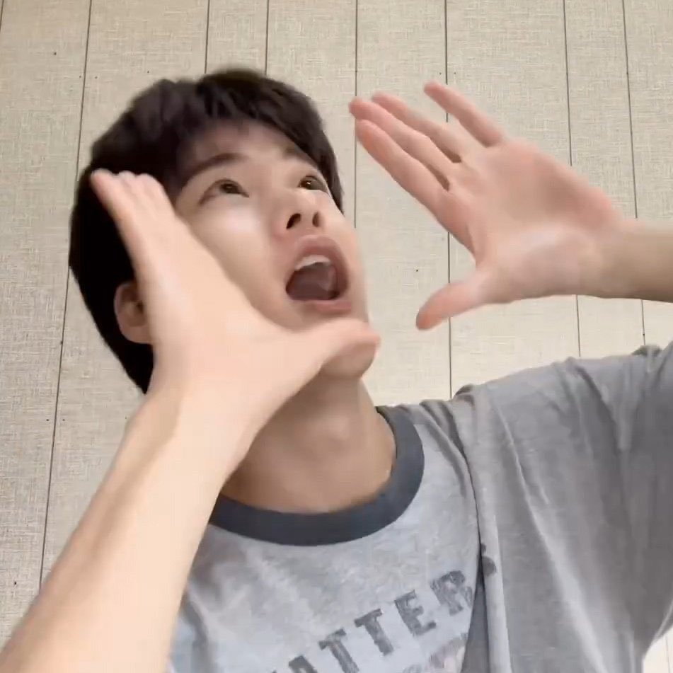 BiiroHo_hee's tweet photo. 소희 목소리는 정말 특별해요.그의 목소리는 단순히 멋질 뿐 아니라 사람을 위로해주는 힘이 있어요. 들을 때마다 소희만의 따뜻하고 진실한 감정이 느껴져서 더욱 감동적이에요.  

FIREWORKS (Feat. 소희 of RIIZE) - 민호 (MINHO) - 들어보세요.

소희 목소리 #소희 #SOHEE https://t.co/hrC7IXRbAZ