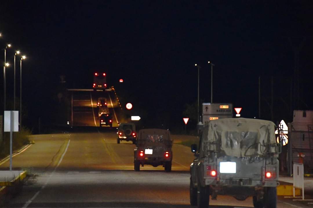 Esta madrugada, el segundo contingente de la #BrigadaExtremadura ha partido hacia la zona de #Valencia, aumentando su despliegue logístico y humano, que se une al inicial de ayer, para dar más apoyo personal y material a las zonas afectadas por el temporal #Dana.
#SomostuEjército