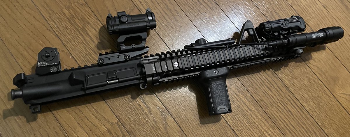 dxm_deamer's tweet photo. M4A1 DD FSPII upper build

#airsoft #M4A1 #DanielDefence #TokyoMarui
#サバゲー #エアガン #ダニエルディフェンス
#東京マルイ https://t.co/0r0Qxc2FCi