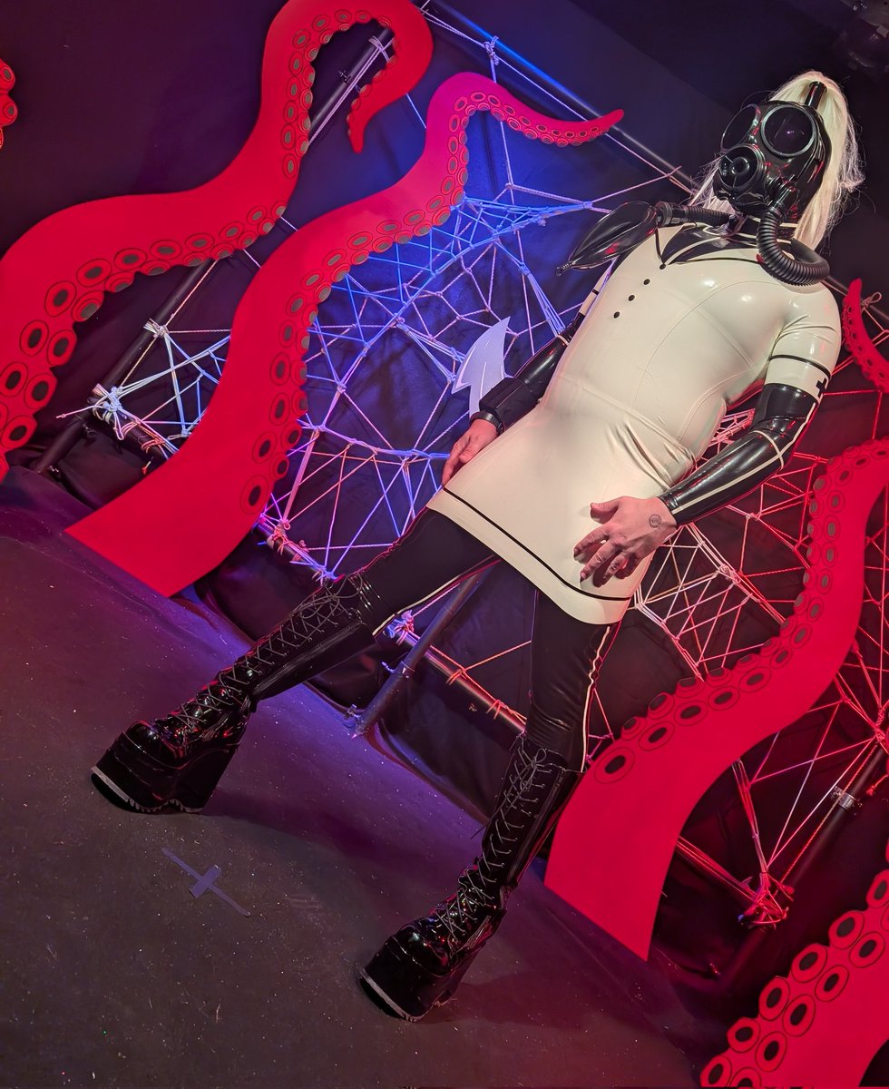 rubbergeek's tweet photo. Outfit from @torture_garden Halloween 2024 https://t.co/G4O8vAavQi