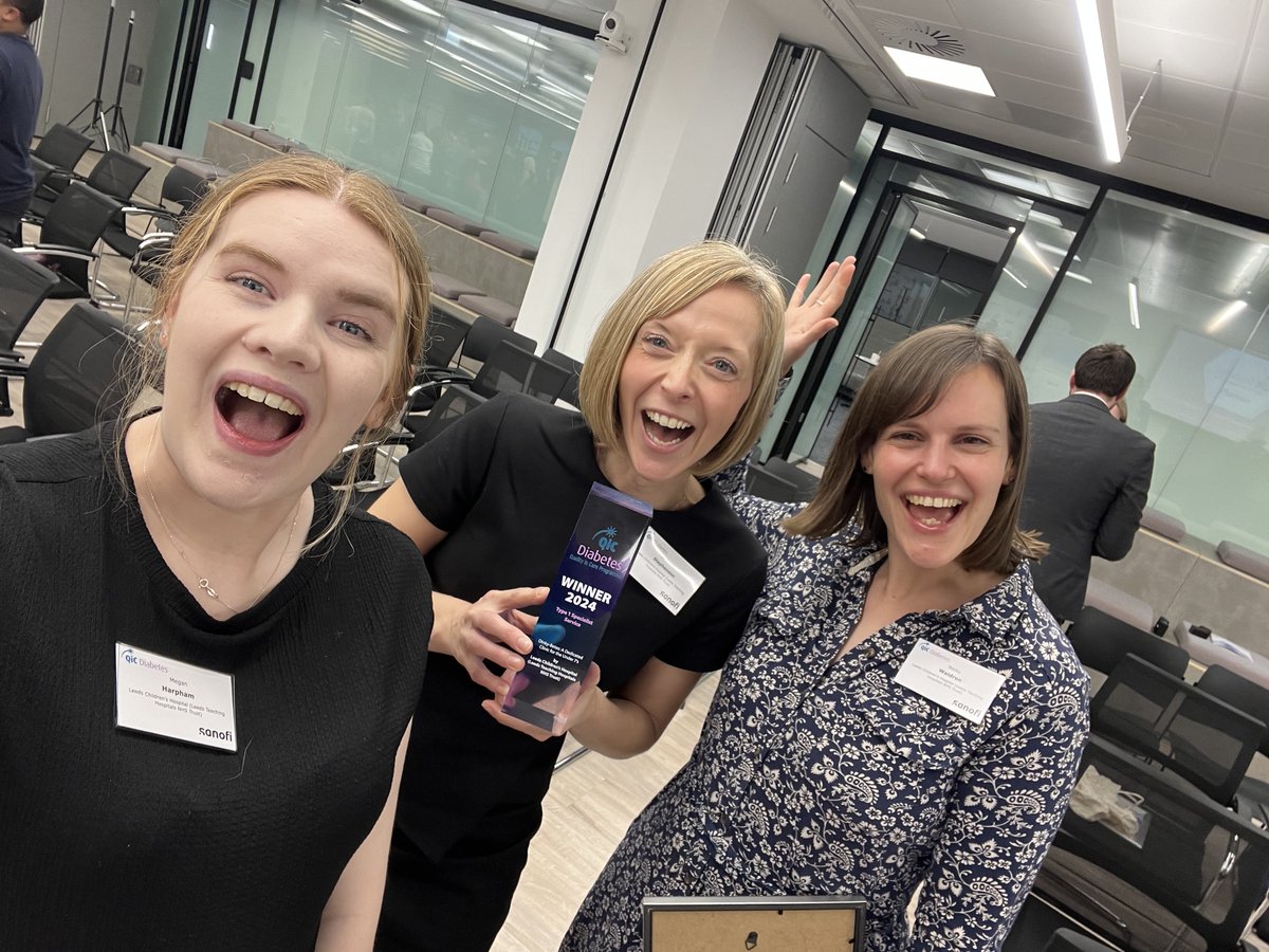 Congratulations to our fabulous Diabetes Team who won the 'Type 1 Specialist Service Award' at the #QiCDiabetes Awards last week! The team were recognised for 'Dinkybetes' a clinic designed specifically for under 7s with support from <a href="/LDShospcharity/">Leeds Hospitals Charity</a> <a href="/DigiBeteUK/">DigiBete</a>