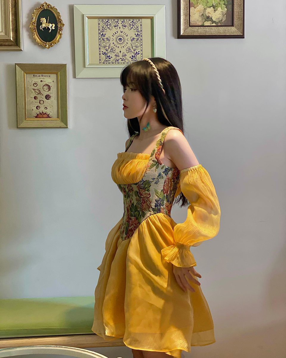 linhbinhle's tweet photo. Mặc váy cho dễ địt https://t.co/uIRSR2tArI