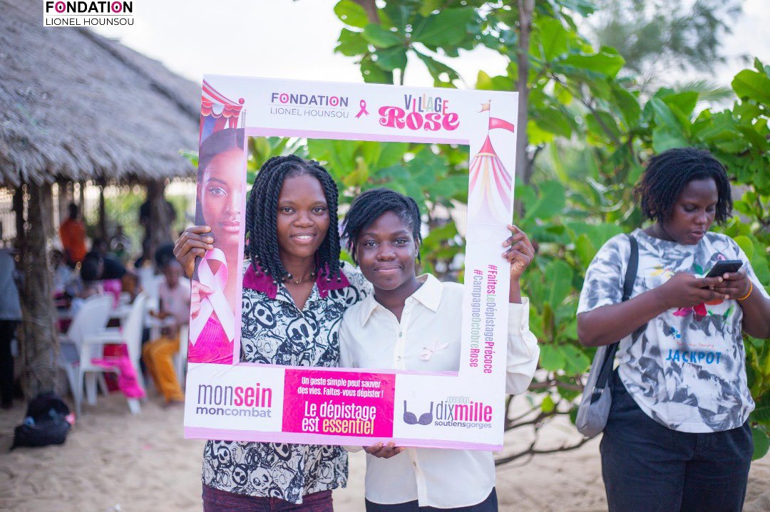 On a tenu parole ! 10% des crédits achetés le mois dernier ont été reversés à l’association Lionel Hounsou pour sa campagne de sensibilisation et de dépistage du cancer de seins auprès de milliers de femmes à Cotonou ! Il y a eu du monde. Et on s’est sentis utiles. Grâce à vous !