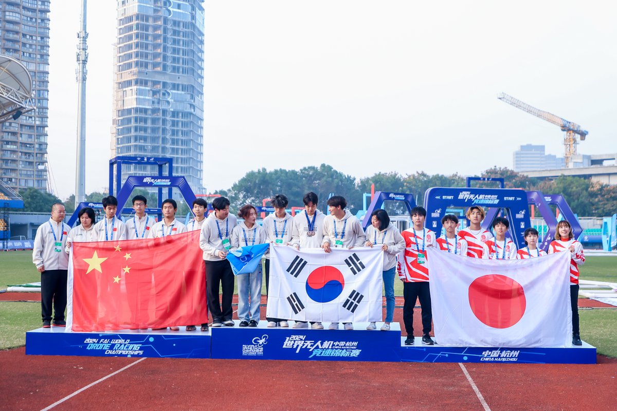 drones_fai's tweet photo. 🏆 Best moments from the 2024 FAI World Drone Racing Championship last day &amp; award ceremony in #Hangzhou, China 🇨🇳
📸 More pics: https://t.co/v0OtxlV2dQ
#drones https://t.co/WUJYmHFVXp