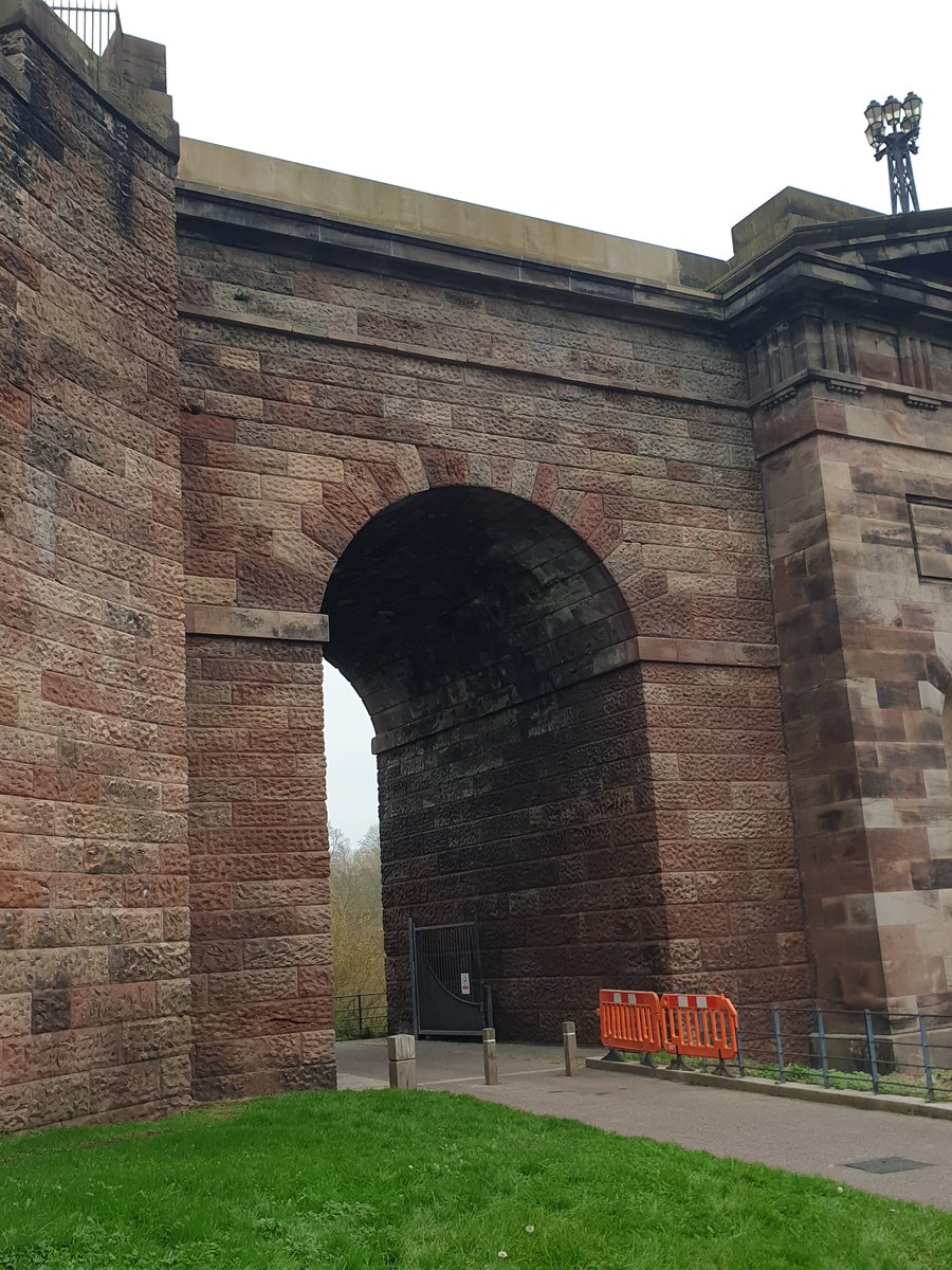 rphwoods's tweet photo. @MktgCheshire @chester01244
@visitcheshire
@shitchester
Good to see you can safely walk under the Grosvenor Bridge again - but some of the descriptive signs along the Riverside Trail could do with a bit of tlc! https://t.co/oKOzpBiPwH