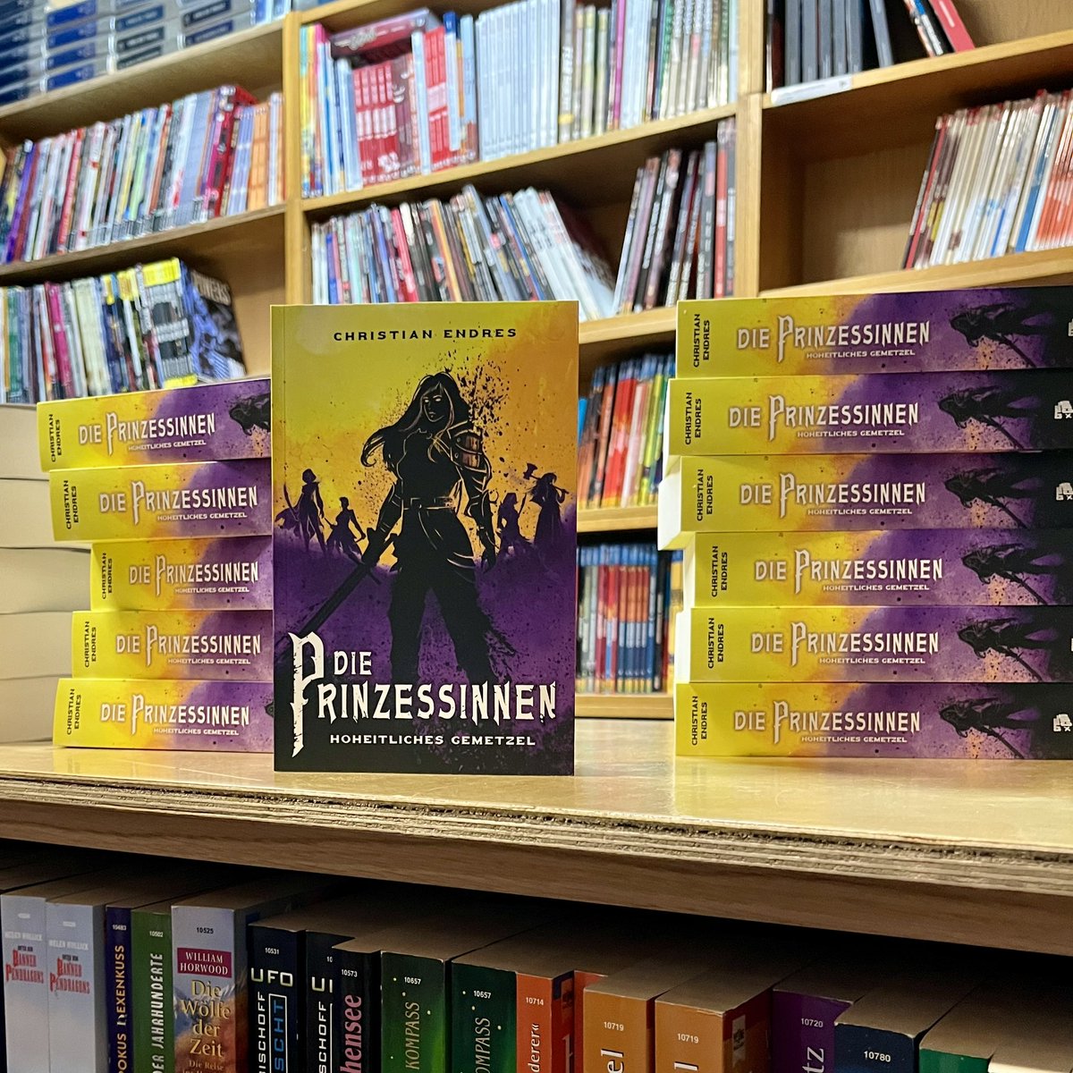 Happy Release Day! Heute ist Erscheinungstag meines Romans "Die Prinzessinnen: Hoheitliches Gemetzel“ <a href="/CrossCult/">Cross Cult</a> 🤩 Gebt der Gang Rezis &amp; Sterne ;) Danke für euren Support &amp; dafür, dass ihr mir diese Trilogie mit diesen wunderbaren Charakteren ermöglicht habt! 💜 #fantasy
